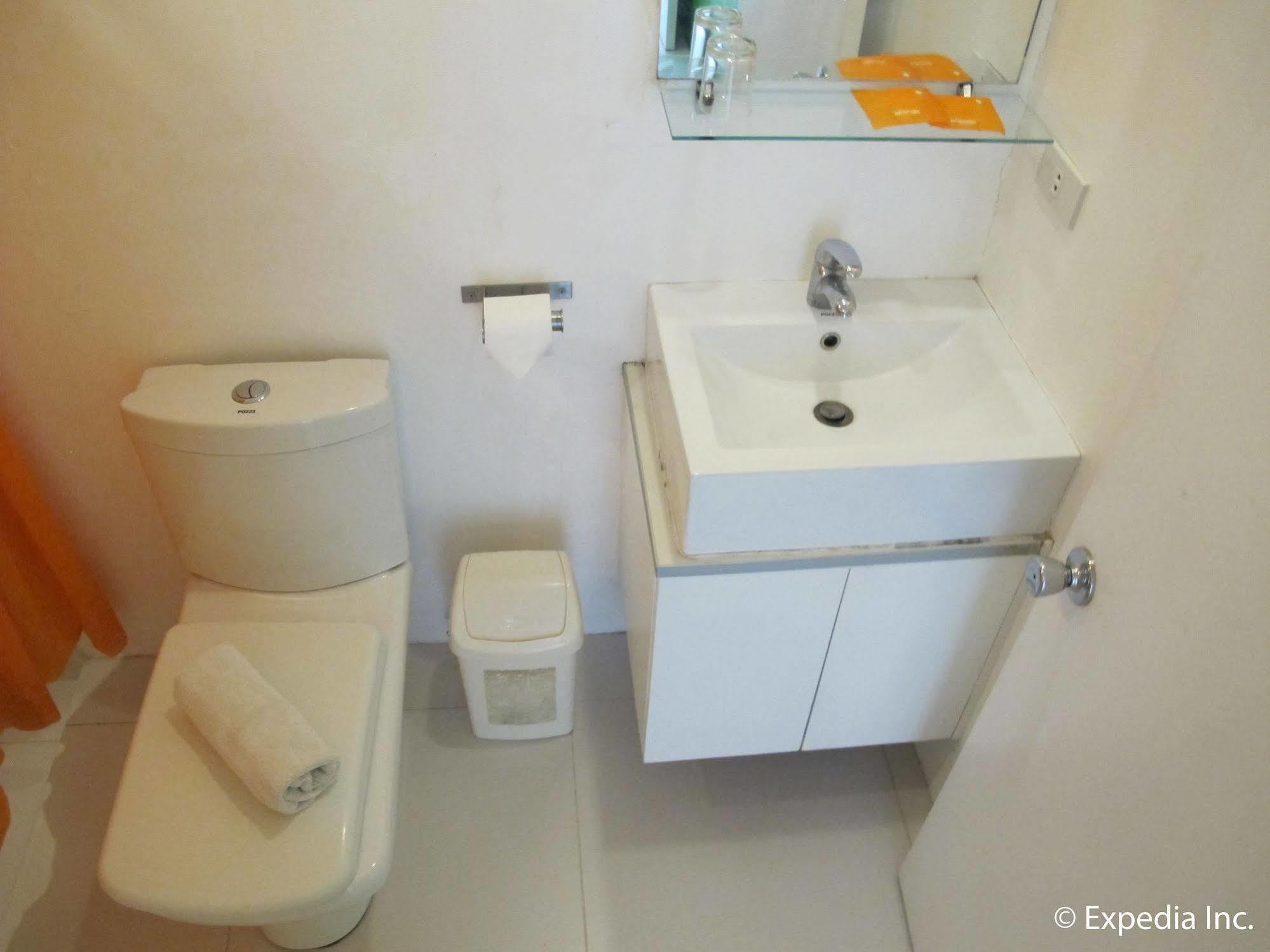 Islands Stay Hotels - Uptown Cebu Dış mekan fotoğraf