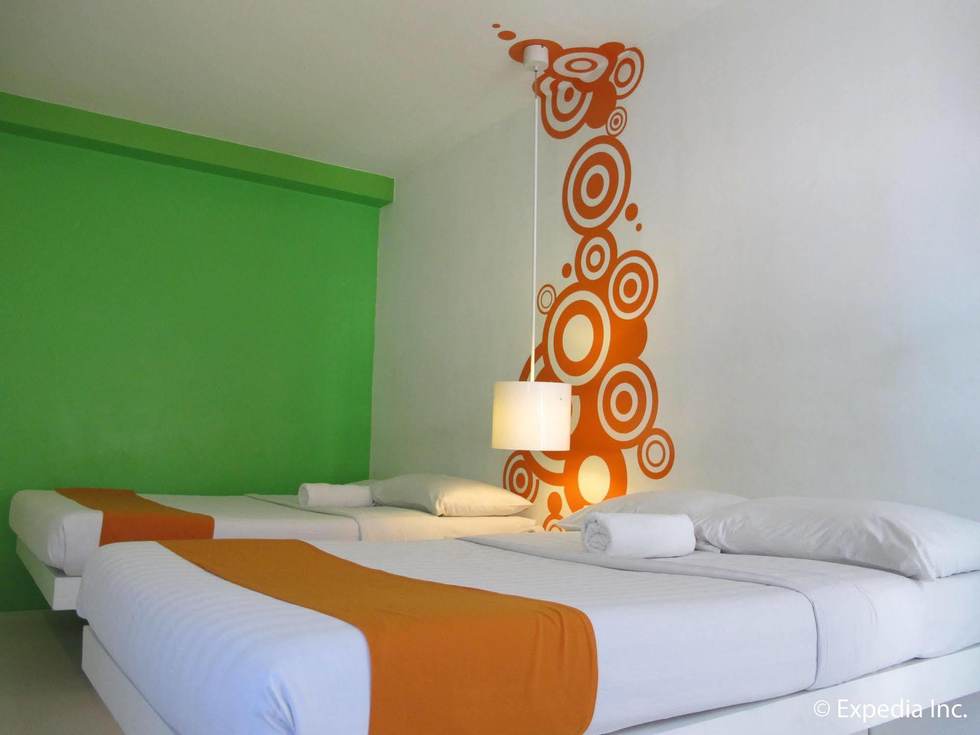 Islands Stay Hotels - Uptown Cebu Dış mekan fotoğraf
