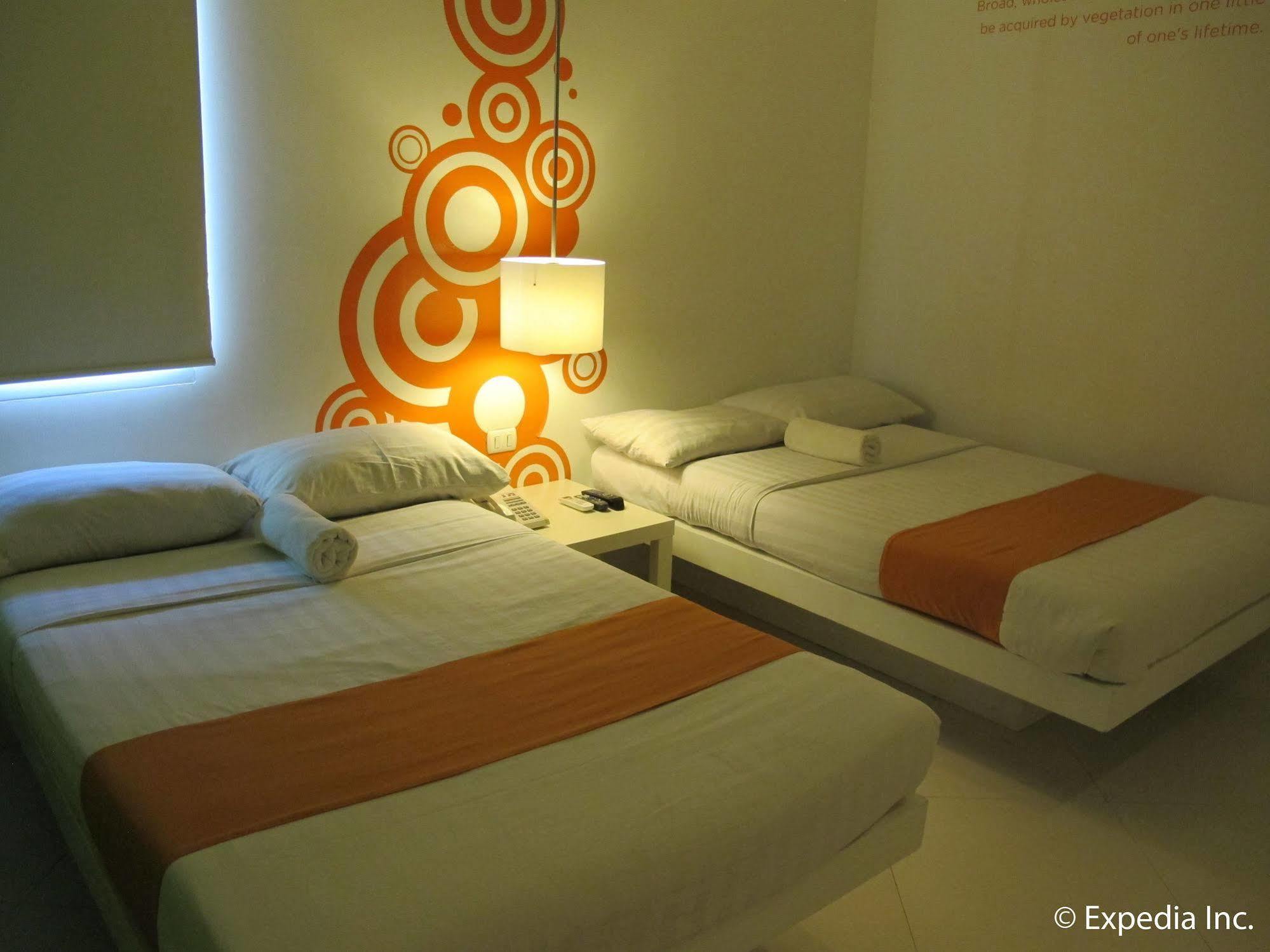 Islands Stay Hotels - Uptown Cebu Dış mekan fotoğraf