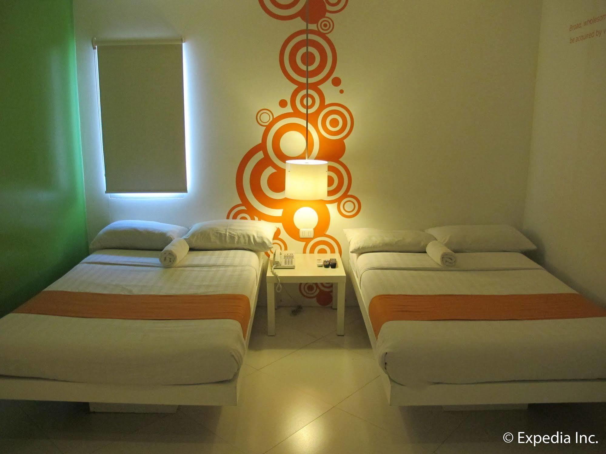 Islands Stay Hotels - Uptown Cebu Dış mekan fotoğraf
