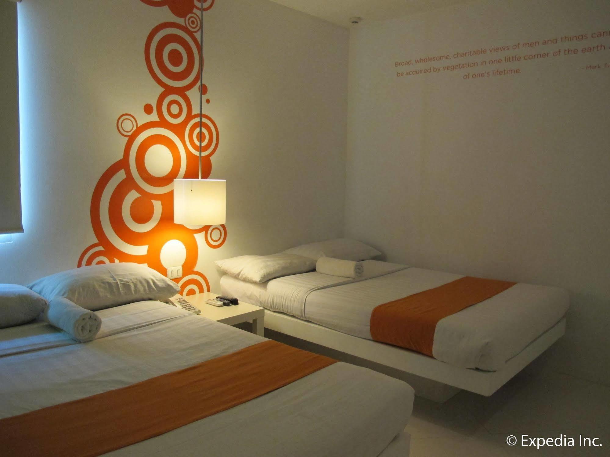 Islands Stay Hotels - Uptown Cebu Dış mekan fotoğraf