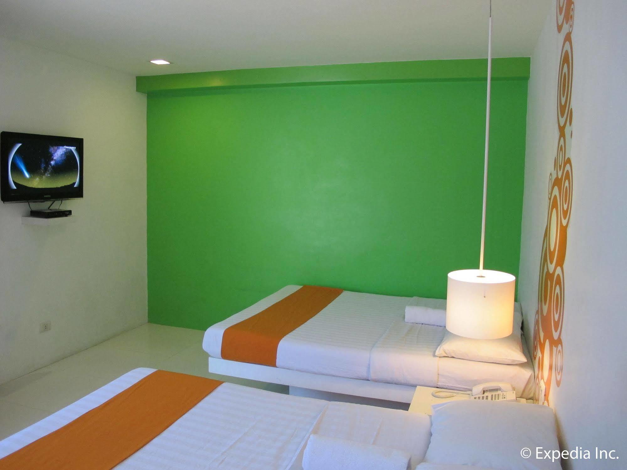 Islands Stay Hotels - Uptown Cebu Dış mekan fotoğraf