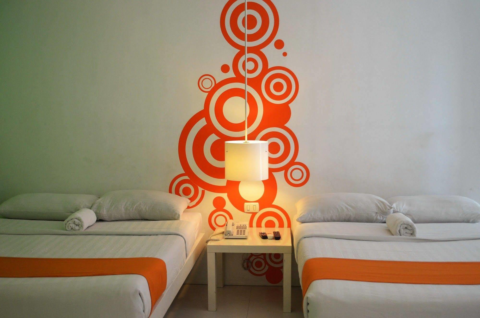Islands Stay Hotels - Uptown Cebu Dış mekan fotoğraf